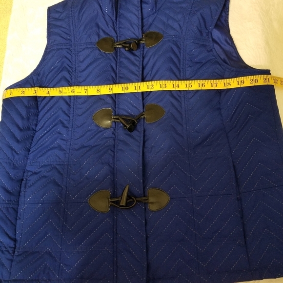 𝅺christopher and Banks vest - Picture 5 of 11